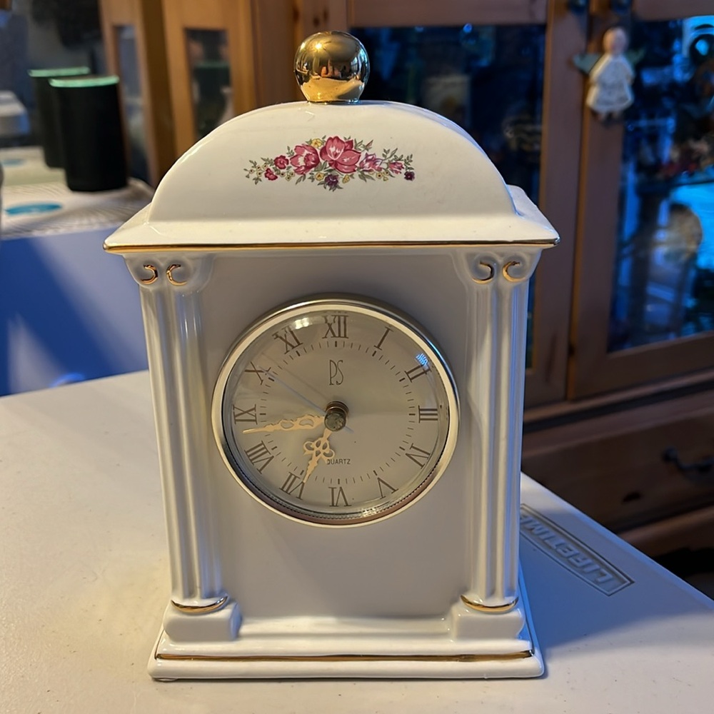 PS vintage clock 1993. limited edition. Works great   Ceramic
